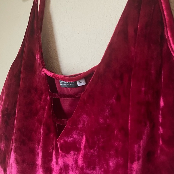 Red Earthbound red velvet bralette - Picture 2 of 4